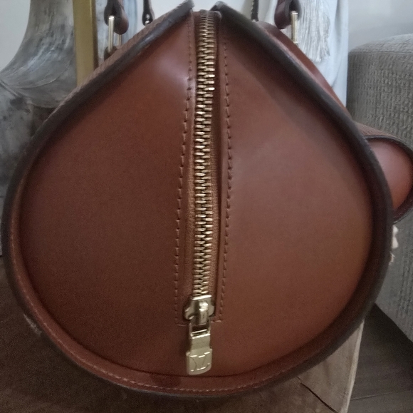 Louis Vuitton Epi Leather Soufflot - Picture 3 of 16